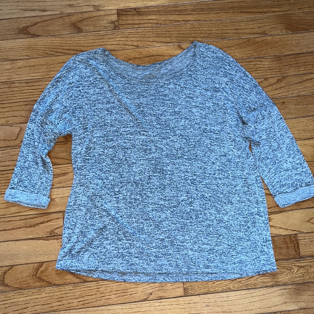 Grey quarter sleeve